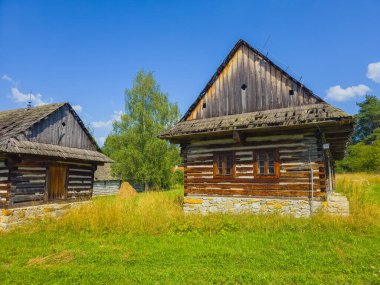 Slovakya 'nın Martin kentindeki Slovak Köy Müzesi' nde geleneksel mimari.