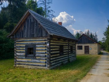 Slovakya 'nın Martin kentindeki Slovak Köy Müzesi' nde geleneksel mimari.
