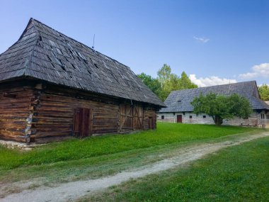 Slovakya 'nın Martin kentindeki Slovak Köy Müzesi' nde geleneksel mimari.