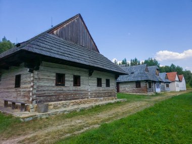 Slovakya 'nın Martin kentindeki Slovak Köy Müzesi' nde geleneksel mimari.