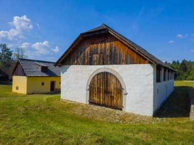 Slovakya 'nın Martin kentindeki Slovak Köy Müzesi' nde geleneksel mimari.