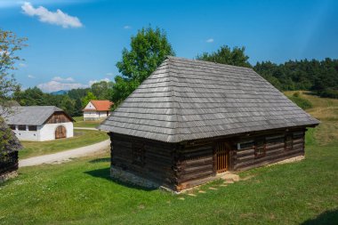 Slovakya 'nın Martin kentindeki Slovak Köy Müzesi' nde geleneksel mimari.