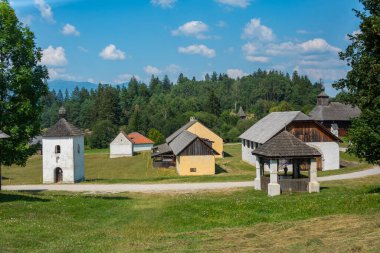 Slovakya 'nın Martin kentindeki Slovak Köy Müzesi' nde geleneksel mimari.