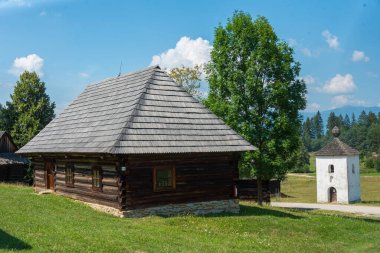 Slovakya 'nın Martin kentindeki Slovak Köy Müzesi' nde geleneksel mimari.