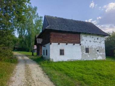 Slovakya 'nın Martin kentindeki Slovak Köy Müzesi' nde geleneksel mimari.