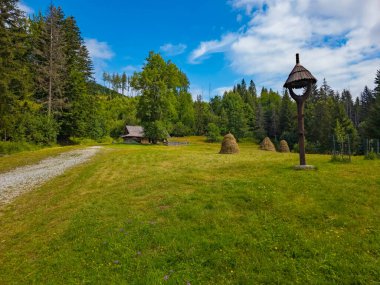 Nova Bystrica, Slovakya 'daki Kysuce Village Müzesi' nde geleneksel mimari.
