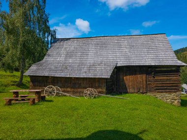 Nova Bystrica, Slovakya 'daki Kysuce Village Müzesi' nde geleneksel mimari.