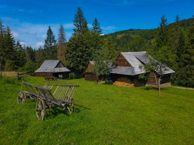 Nova Bystrica, Slovakya 'daki Kysuce Village Müzesi' nde geleneksel mimari.