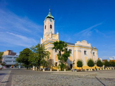 Topolcany, Slovakya 'da Bakire Meryem Varsayımı Kilisesi.