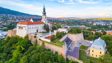 Slovakya 'daki Nitra kalesinin Panorama manzarası.
