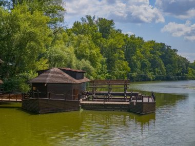 Kolarovo, Slovakya 'da yüzen su değirmeni.