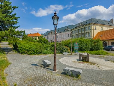 Nitra Kalesi kompleksindeki tarihi evler, Slovakya.IMAGE