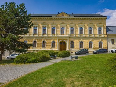 Nitra Kalesi kompleksindeki tarihi evler, Slovakya.IMAGE