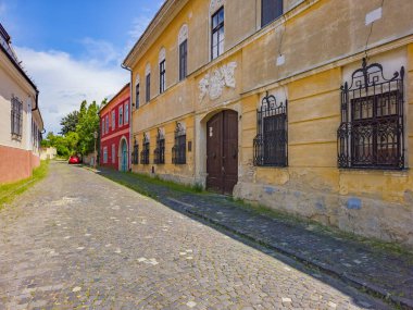Nitra Kalesi kompleksindeki tarihi evler, Slovakya.IMAGE