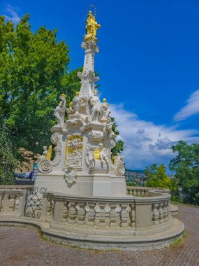 Slovakya 'daki Nitra kalesinin önündeki veba kolonu.