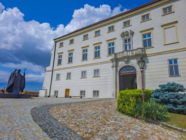 Slovakya 'daki Nitra kalesinin görüntüsü.