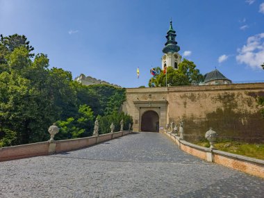 Slovakya 'daki Nitra kalesinin görüntüsü.