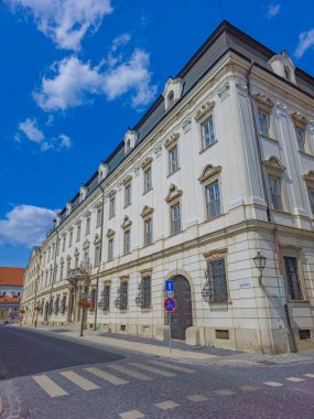 Slovakya 'nın Trnava kentindeki tarihi evler.