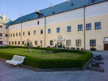 Slovakya 'daki Cerveny Kamen kalesinin panorama manzarası.