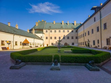 Slovakya 'daki Cerveny Kamen kalesinin panorama manzarası.