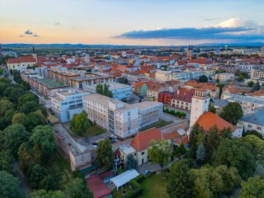 Trnava, Slovakya 'da günbatımı manzarası.