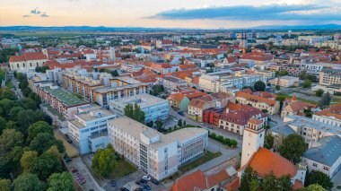 Trnava, Slovakya 'da günbatımı manzarası.