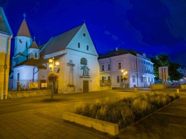 Trnava, Slovakya 'daki St. Helen Kilisesi' nin gece görüşü.
