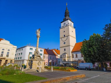 Trnava, Slovakya 'daki şehir kulesinin görüntüsü.