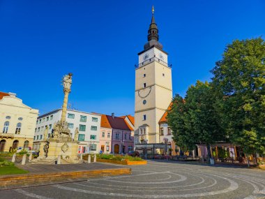 Trnava, Slovakya 'daki şehir kulesinin görüntüsü.
