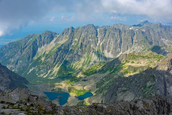 Rysy Peak 'ten High Tatras' ın Panorama görünümü.