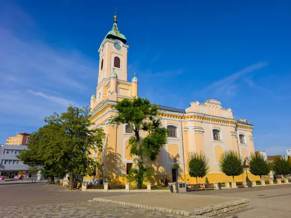Topolcany, Slovakya 'da Bakire Meryem Varsayımı Kilisesi.