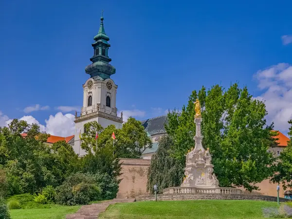 Slovakya 'daki Nitra kalesinin önündeki veba kolonu.