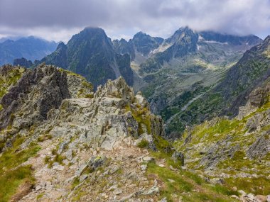 Lomnicke Sedlo, Slovakya 'da bulutlu bir günde.