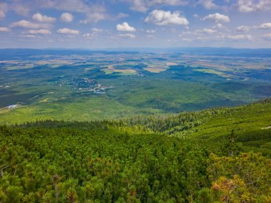 Tatranska Lomnica 'nın Slovakya' daki Panorama manzarası.