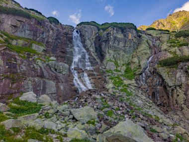 Slovakya 'daki yüksek Tatras ulusal parkında Skok şelalesi.