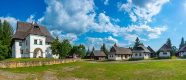 Pribylina, Slovakya 'daki Liptov Village Müzesi' nde geleneksel mimari.
