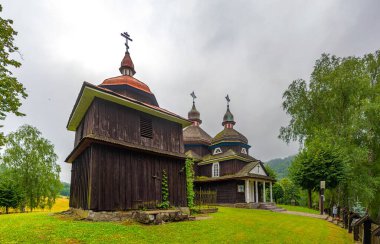 Tanrının Annesini Koruma Tapınağı, Nizny Komarnik, Slovakya.