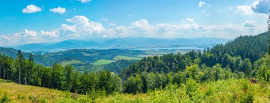 Slovakya 'daki Liptov barajının panorama görüntüsü.