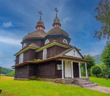 Tanrının Annesini Koruma Tapınağı, Nizny Komarnik, Slovakya.