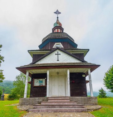 Tanrının Annesini Koruma Tapınağı, Nizny Komarnik, Slovakya.