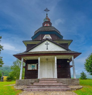 Tanrının Annesini Koruma Tapınağı, Nizny Komarnik, Slovakya.
