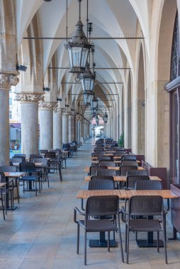 Cracow / Krakow 'daki sukiennice pazar kemerleri...