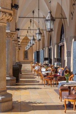 Cracow / Krakow 'daki sukiennice pazar kemerleri...