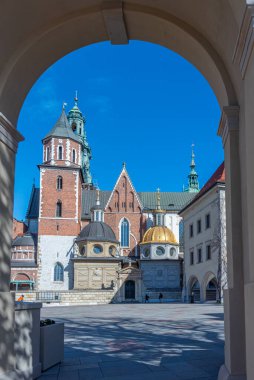 Wawel Katedrali Krakow, Poland.IMAGE 'da güneşli bir günde izlendi