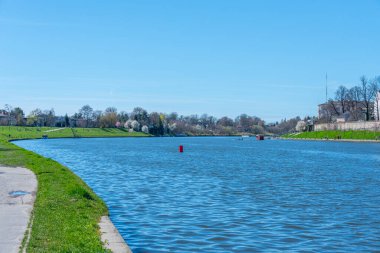 Polonya 'da Krakow / Krakow' daki Vistula nehir kenarı görüntüsü...