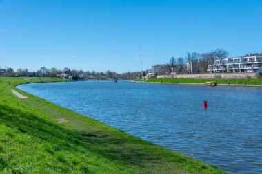Polonya 'da Krakow / Krakow' daki Vistula nehir kenarı görüntüsü...