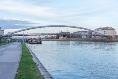 Polonya 'nın Krakow kasabasındaki Peder Bernateks Köprüsü