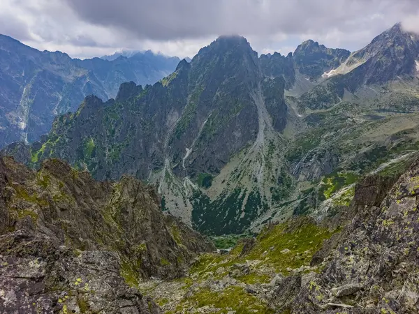 Lomnicke Sedlo, Slovakya 'da bulutlu bir günde.