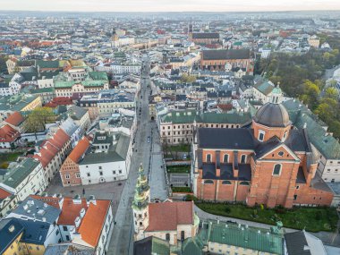 Krakow / Cracow, Polonya 'daki Grodzka Caddesi' nin Gündoğumu Panoraması.