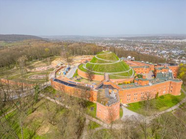 Polonya 'nın Krakow.IMAGE kentindeki Kosciuszko Tepesinin Panorama manzarası